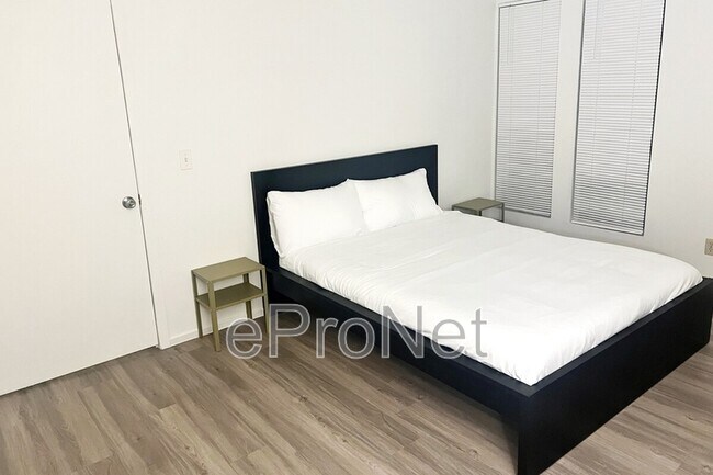 Photo - 4650 Koval Ln