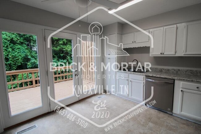Photo - 4045 Heather Ct NW