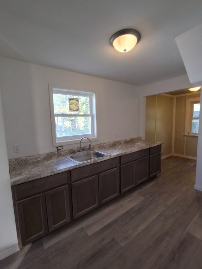 Photo - 1627 Woodbine Ave SE House
