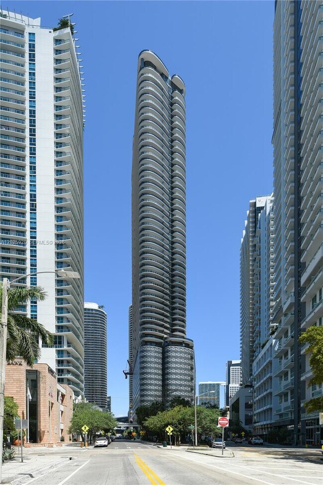 Photo - 1000 Brickell Ave Unidad 2014