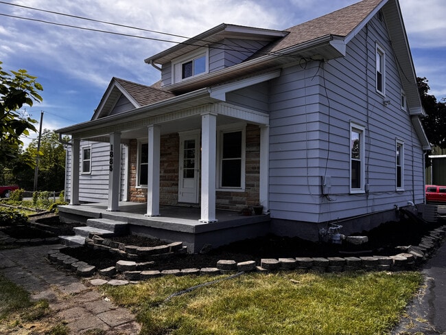 Building Photo - 1885 E Westbrook Rd