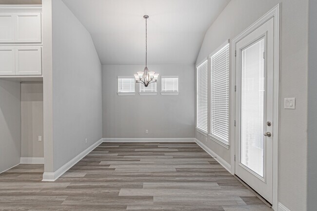 Photo - 3231 Tobias Ln