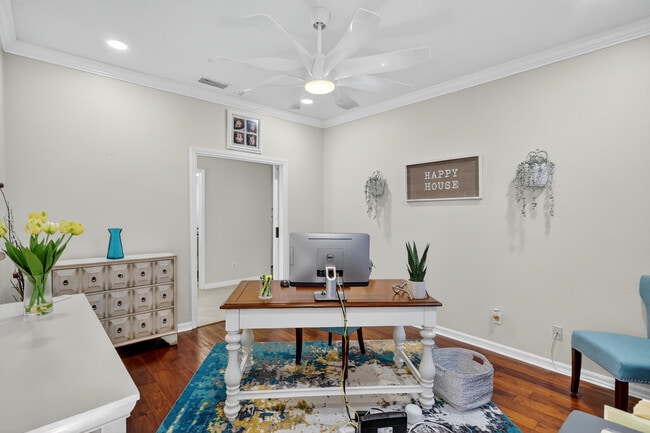 Photo - 145 Silver Falls Dr