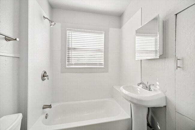 Photo - 3431 Beulah St