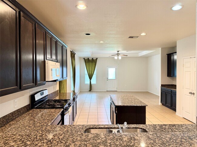 Photo - 1331 S Maple Dr
