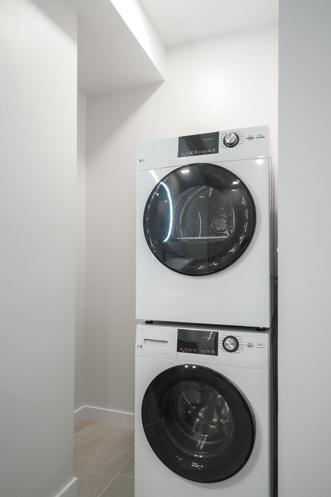 Photo - 194 Sumner St Unidad 501