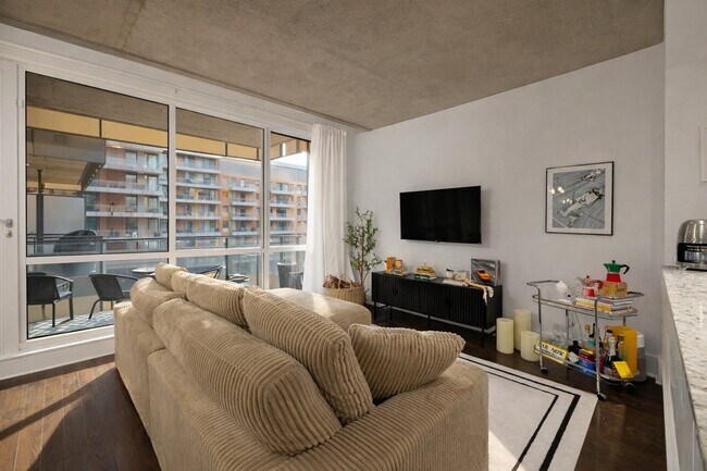 Photo - 901 Rue de la Commune E Unit 405