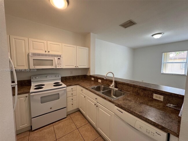 Photo - 1690 NE 33rd Ave Unit 210-6