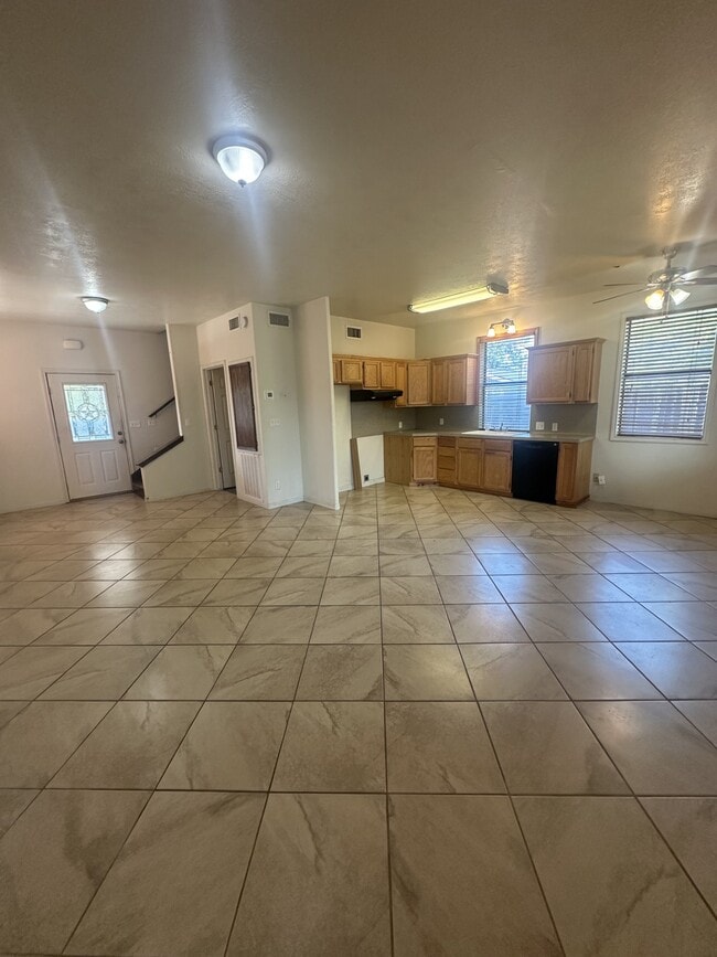 Photo - 1214 E Alamo St