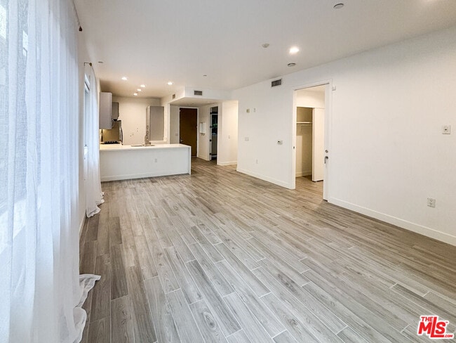 Photo - 6001 Carlton Way Unit 101