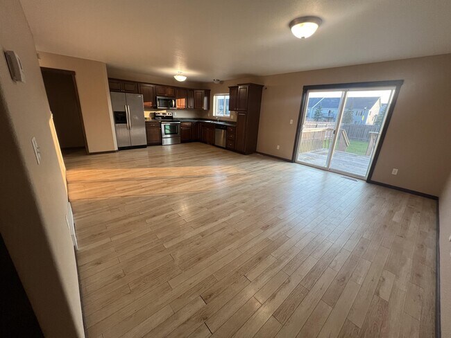 Photo - 3314 8th St W