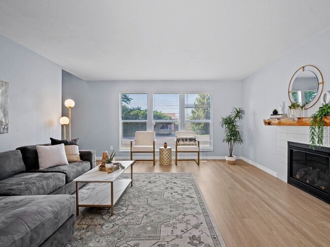 Photo - For Rent – Beautiful 4 Bedroom Home in Pal...