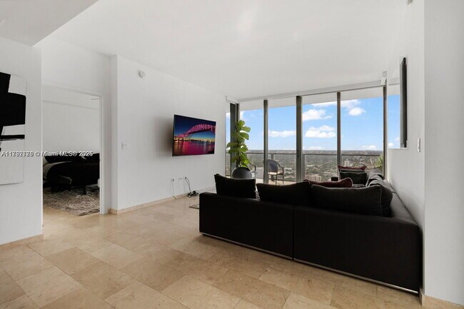 Photo - 88 SW 7th St Unidad 3410