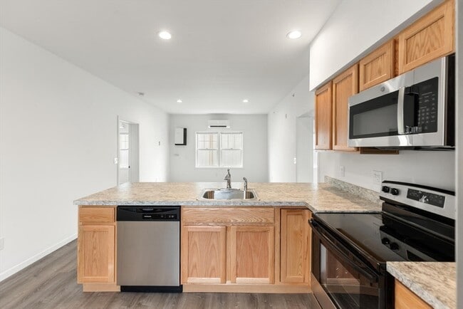 Photo - 50 R Maplewood Ave Unit 215