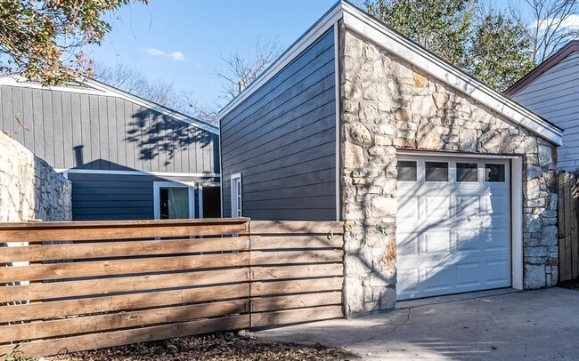 Photo - 916 Sirocco Dr