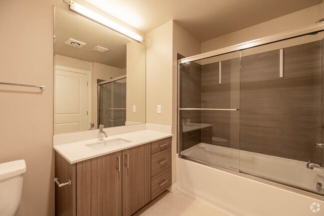 1BR, 1BA - 725SF