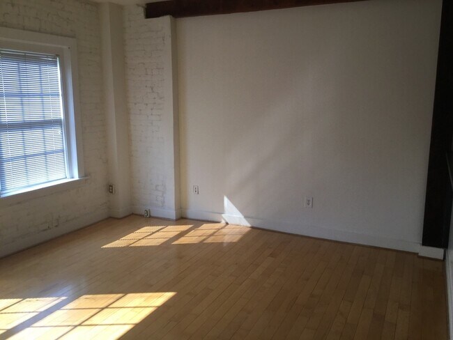 Photo - 301 Goshen St Unidad 2F