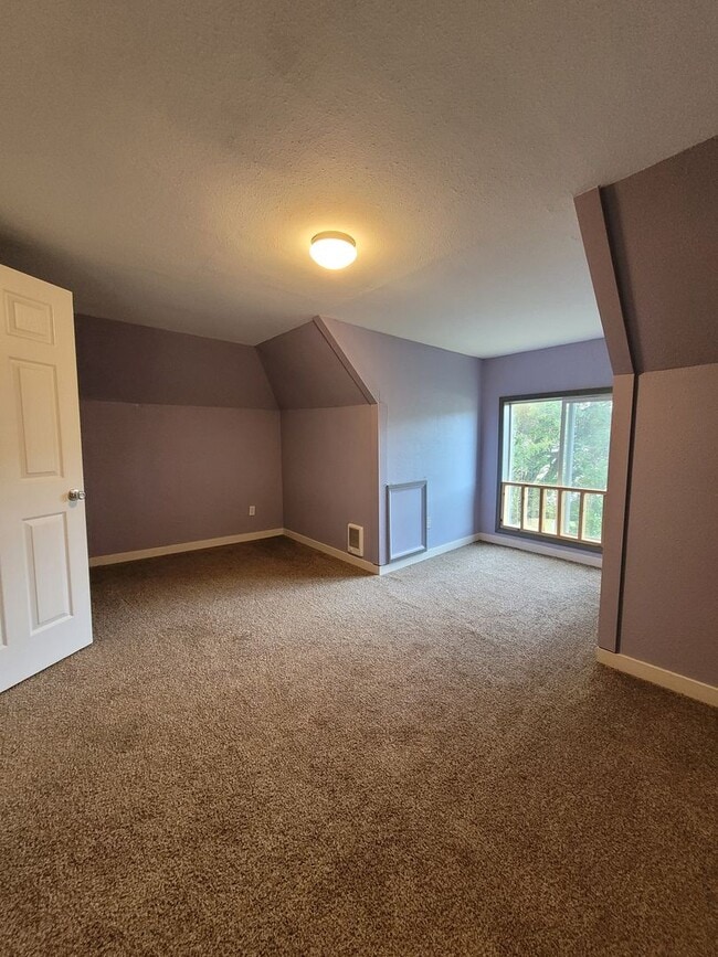 Photo - 435 Ash St Unit G