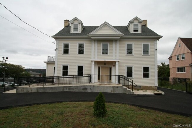 Building Photo - 385 Palisade Ave Unit 3 Rental