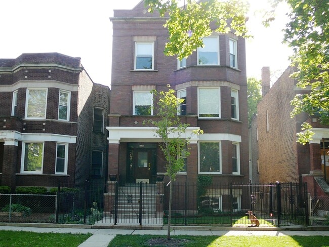 Building Photo - 6121 S St Lawrence Ave Rental