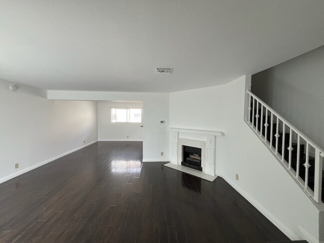 Photo - 18550 Hatteras St Casa Adosada