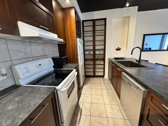 Photo - 1100 Rue Jeanne-Mance Unit GO ID1571103P