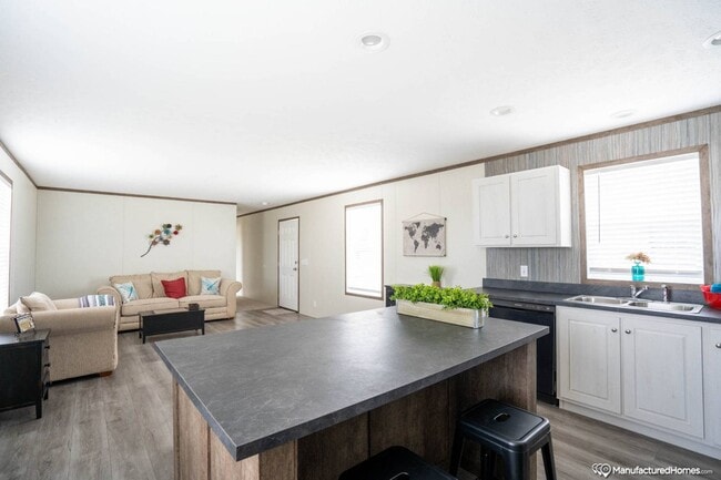 Photo - 275 S Lincoln St