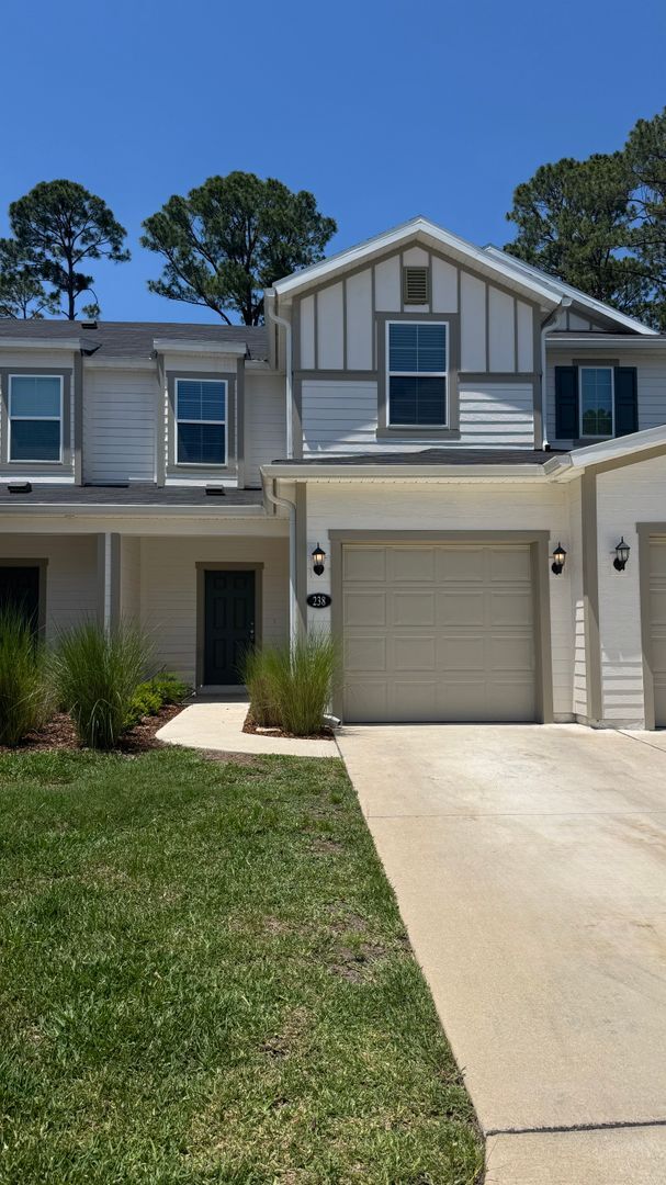 New 3/2.5 Townhome In Orchard Park! - New 3/2.5 Townhome In Orchard Park!