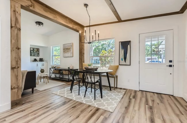 Building Photo - 3516 W Price Ave