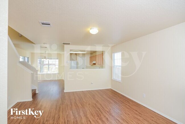 Photo - 956 Marble Point