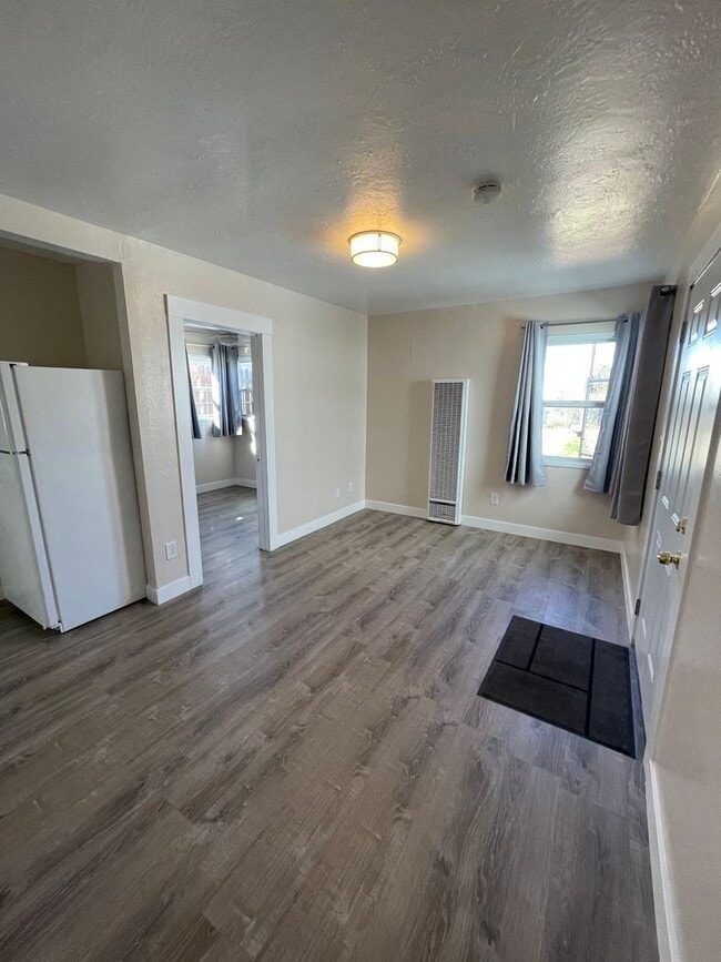 Photo - 2982-2982 1/2 Franklin Ave Apartment Unit 2982.5
