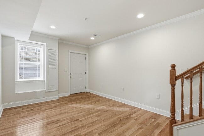 Photo - 2206 Cambridge St