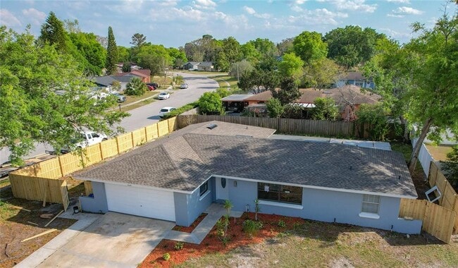 Photo - 3230 Caulfield St