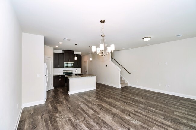 Photo - 831 Holland Ct