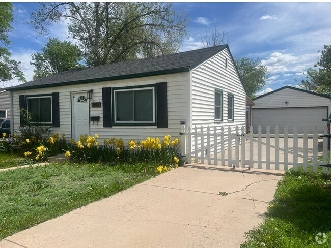 Building Photo - 2640 S Hooker St Rental