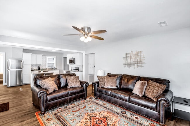 Photo - 2604 Holmes Ave NW