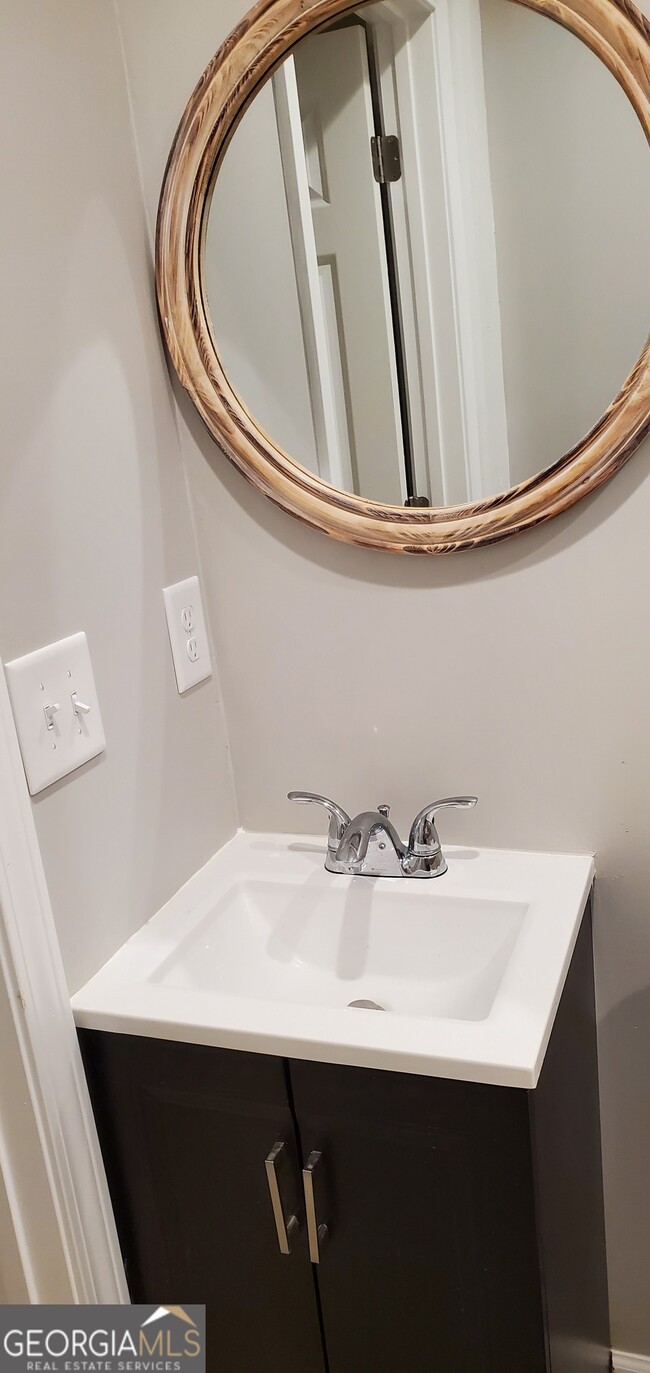 Photo - 1129 West Ave SW