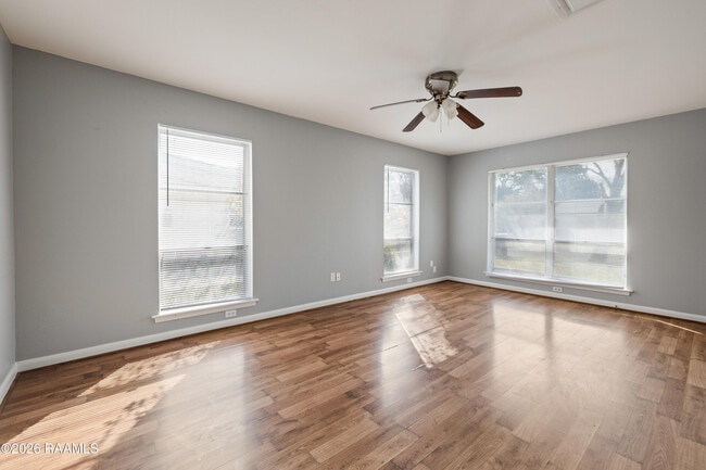 Photo - 207 Ashwood Dr