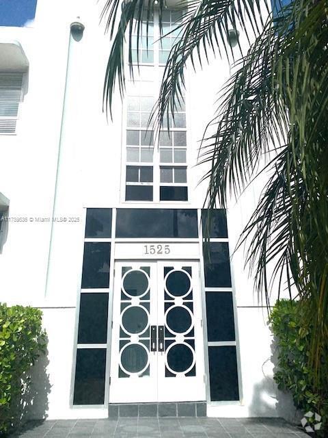 Building Photo - 1525 Meridian Ave Unit 204 Rental