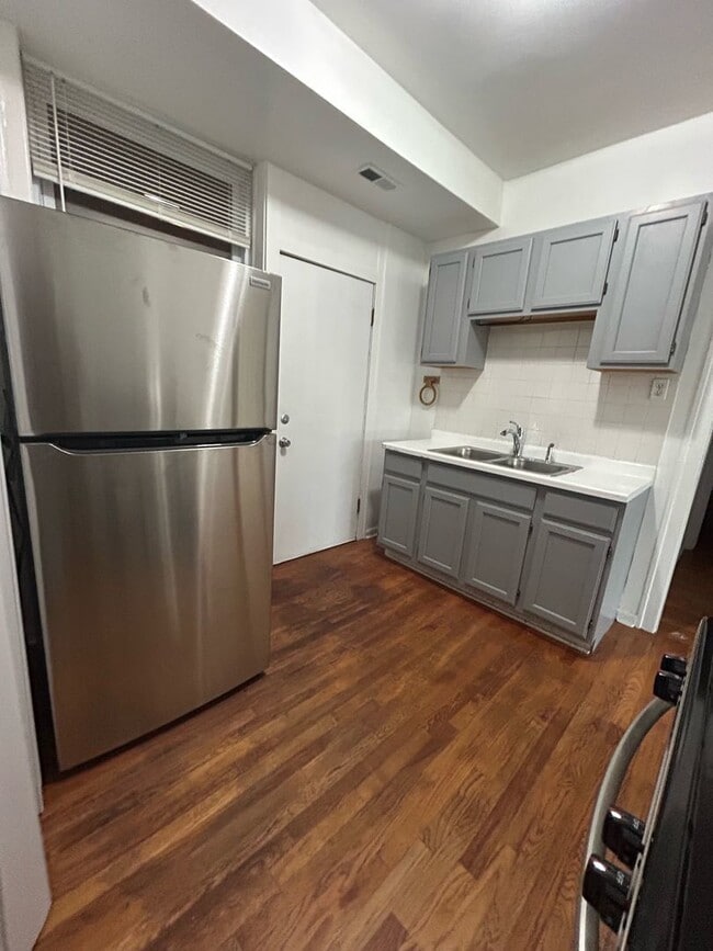 Photo - 4550 N Western Ave Unit 3