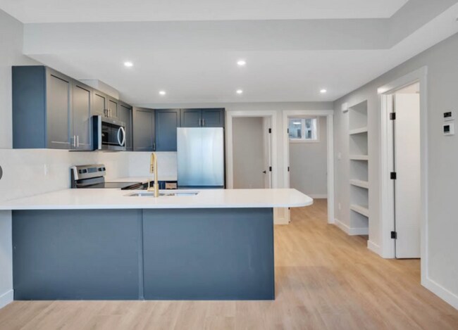 Photo - 14405 127 St