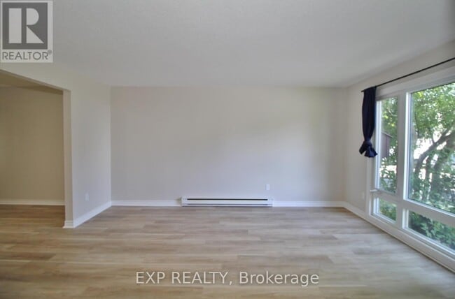 Photo - 3691 Albion Rd S