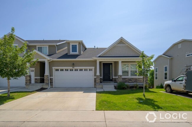 Stunning Row End Townhome In Prime Location! - Stunning Row End Townhome In Prime Location!