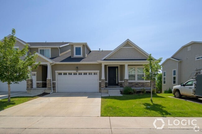 Building Photo - Stunning Row End Townhome In Prime Location!