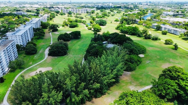 Photo - 3100 N Palm Aire Dr Unidad 709