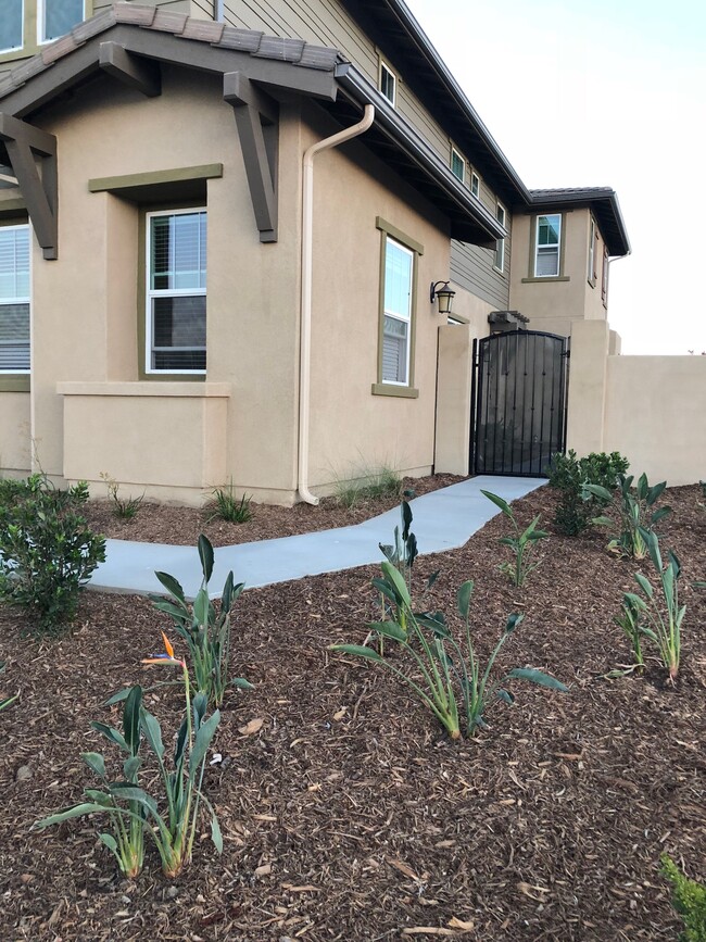 Photo - 30699 Belmont Hts Unidad #B