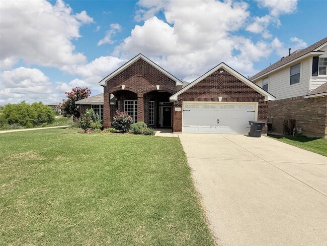 Photo - 3601 Queenswood Ct House