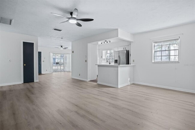 Photo - 812 W Warren Ave
