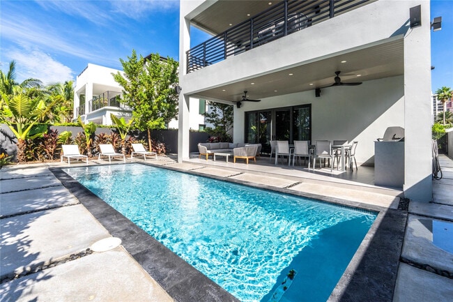 Photo - 3320 NE 17th St