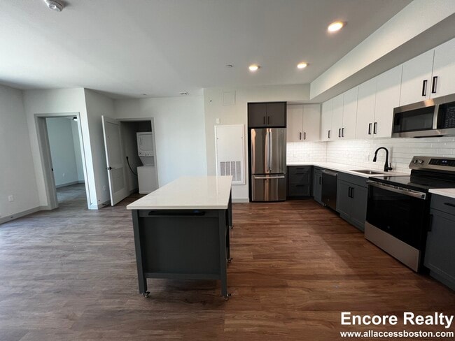 Building Photo - 80 Rugg Rd Unit 2BR